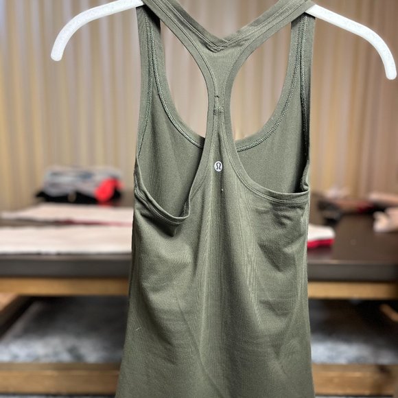 LULULEMON - Green sports tank top size 6 - Picture 1 of 2